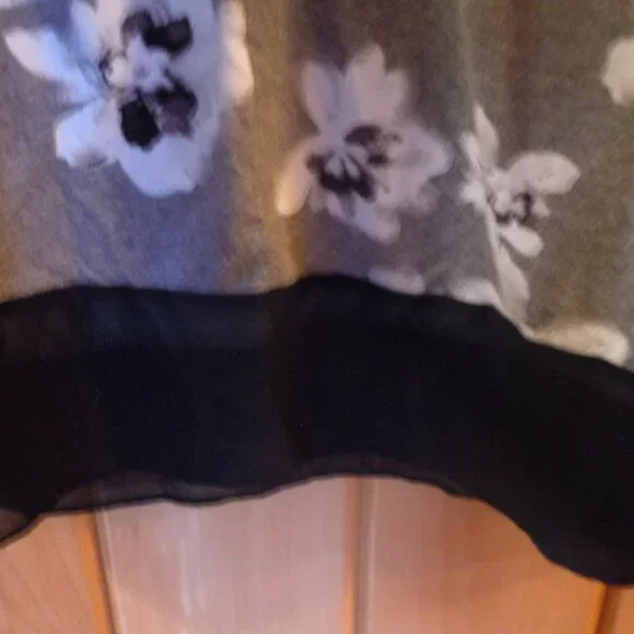 NWT! XL VERA WANG Nightgown/Nightshirt Gray/Black/White Floral Design - Picture 5 of 6